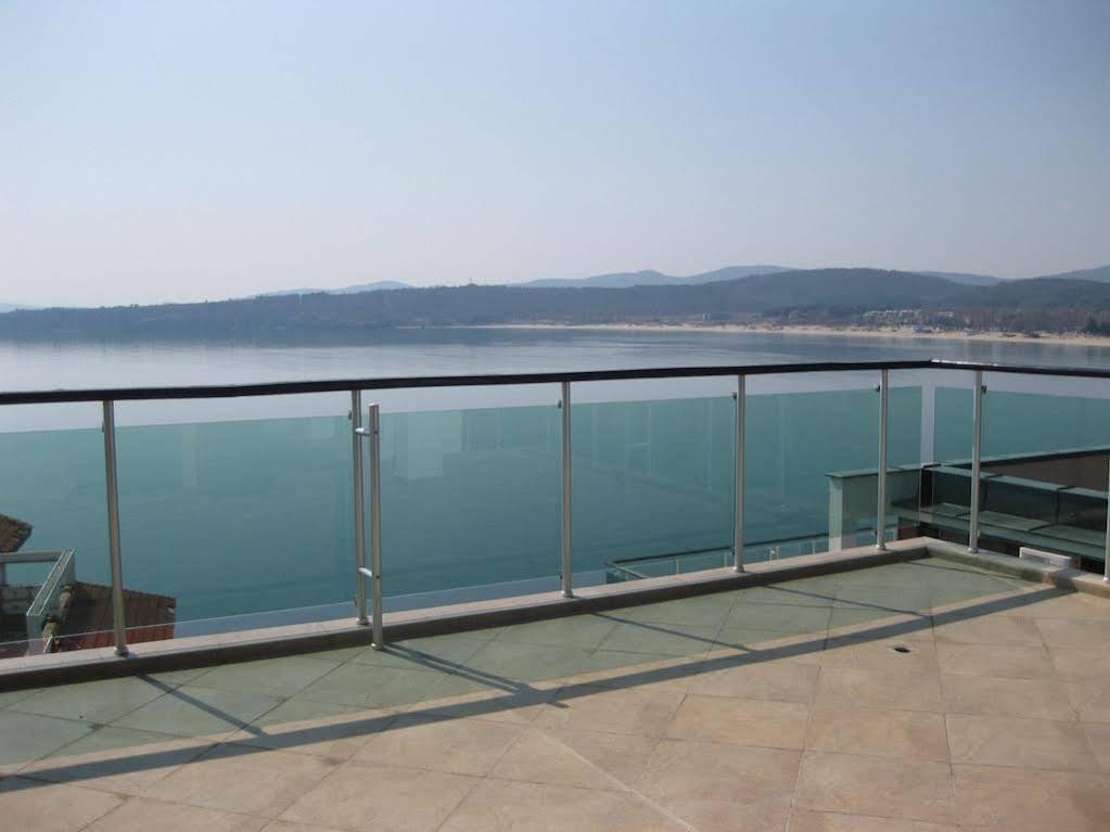 Panorama Bay Apartment Sozopol Exterior photo