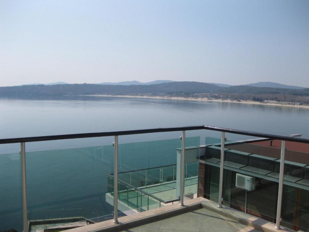 Panorama Bay Apartment Sozopol Exterior photo